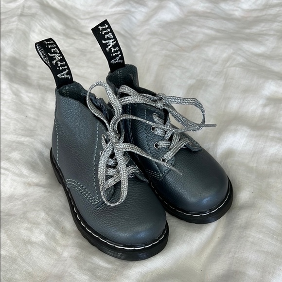 Toddler Dr. Martens Pascal Metallic Virginia Doc Martens Size 6 - Picture 3 of 11